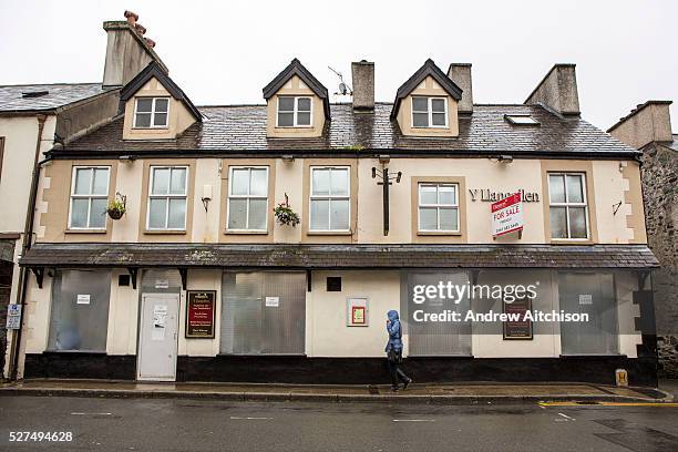 Closed down pub on Bethesda high street. Bethesda, Bangor, Wales.