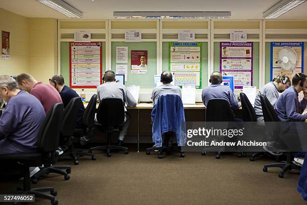 Hmp Computer 4,571 Classroom Computer Screen Stock Photos, High-Res Pictures, and ...