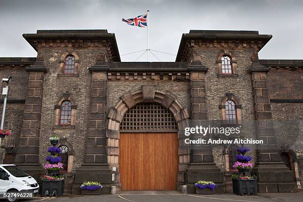 The main gates to HMP Wandsworth. London, United Kingdom. Wandsworth is the largest prison in the UK, currently able to hold 1665 prisoners. The...