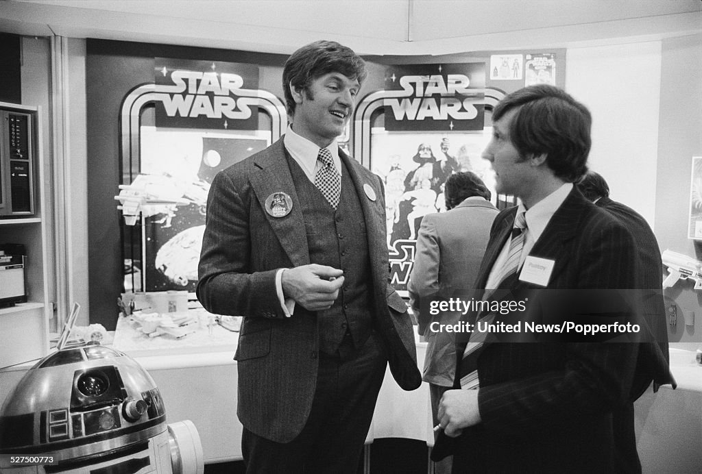 Dave Prowse Promotes Star Wars