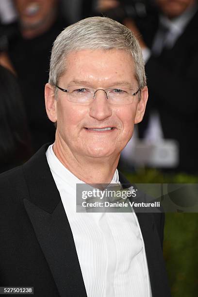 Tim Cook attends the 'Manus x Machina: Fashion In An Age Of Technology' Costume Institute Gala at the Metropolitan Museum on May 02, 2016 in New...