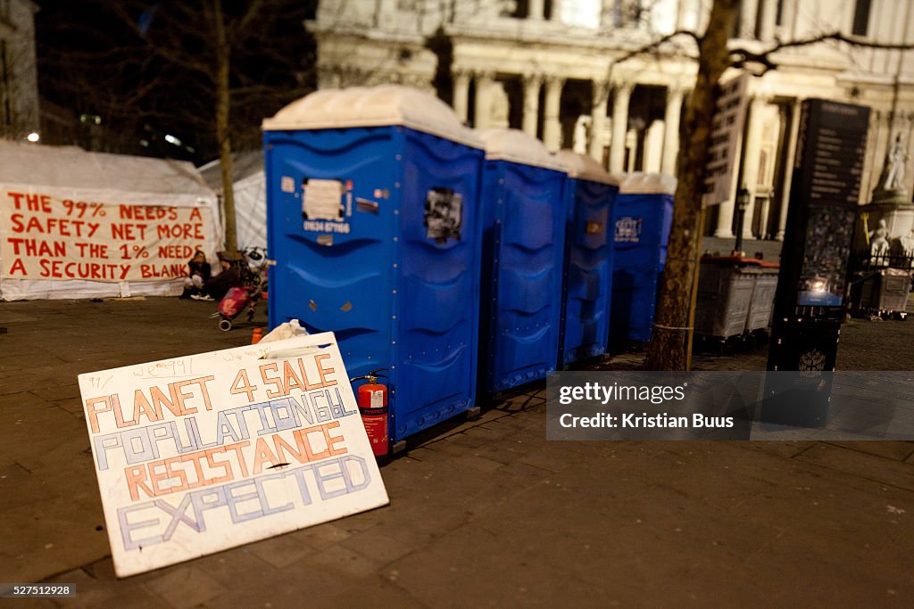 UK - London - Occupy London Stock Exchange outside St Paul's Cathedral by night