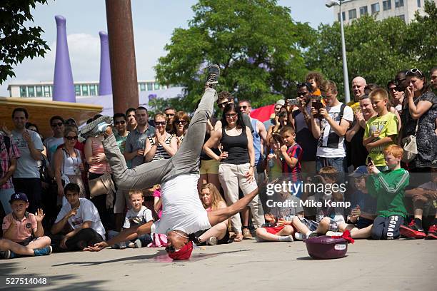 Breaking Crew 595 Break Dance Crew Stock Photos, High-Res Pictures, and Images ...