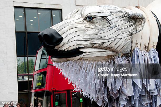 Shell Waterloo London 471 Shell Arctic Stock Photos, High-Res Pictures, and Images - Getty Images