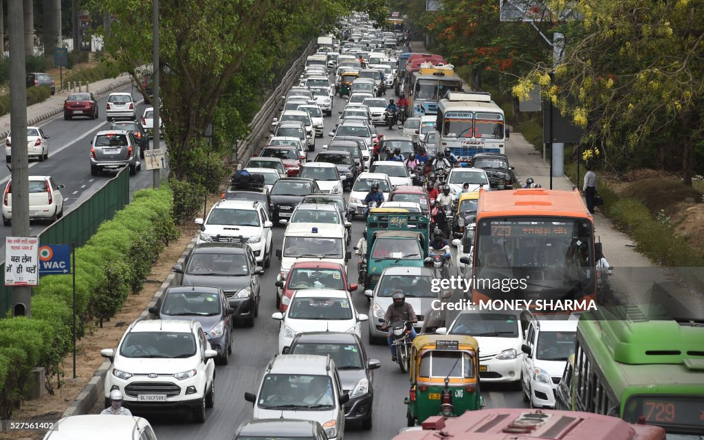 INDIA-POLLUTION-TRANSPORT-ENVIRONMENT