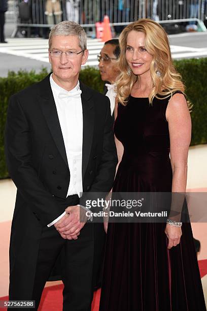 Tim Cook attends the 'Manus x Machina: Fashion In An Age Of Technology' Costume Institute Gala at the Metropolitan Museum on May 02, 2016 in New...