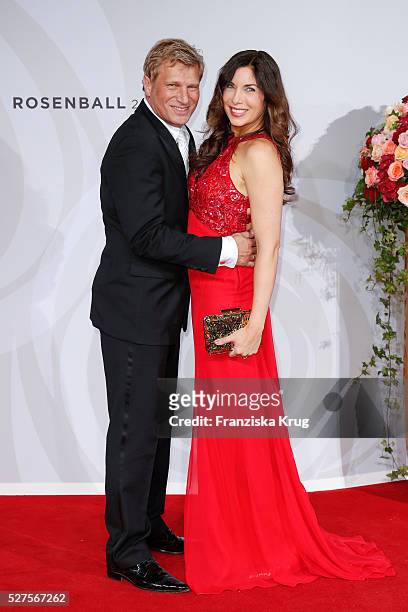 Alexandra Polzin and Gerhard Leinauer attend the Rosenball 2016 on April 30 in Berlin, Germany.