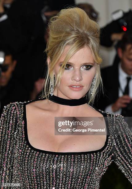 Lara Stone attends the 'Manus x Machina: Fashion in an Age of Technology' Costume Institute Gala at the Metropolitan Museum of Art on May 2, 2016 in...