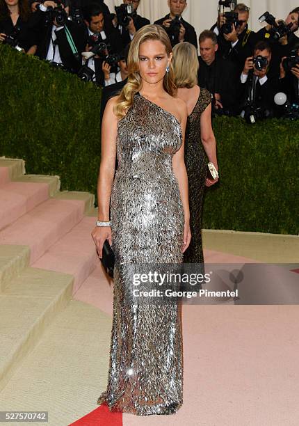 Anna Ewers attends the 'Manus x Machina: Fashion in an Age of Technology' Costume Institute Gala at the Metropolitan Museum of Art on May 2, 2016 in...