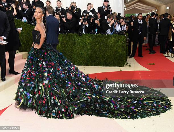 Zoe Saldana attends the "Manus x Machina: Fashion In An Age Of Technology" Costume Institute Gala at Metropolitan Museum of Art on May 2, 2016 in New...