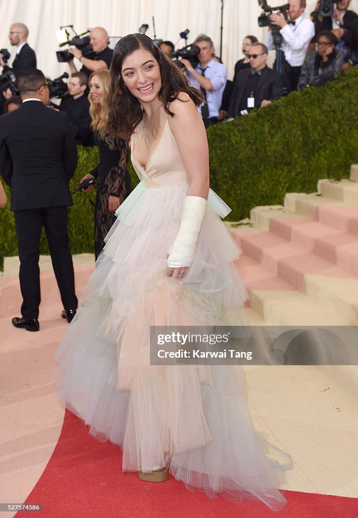 "Manus x Machina: Fashion In An Age Of Technology" Costume Institute Gala - Arrivals