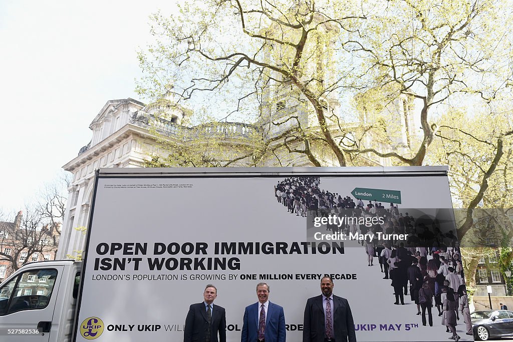 Nigel Farage Unveils UKIP's Final Mayoral Campaign Poster