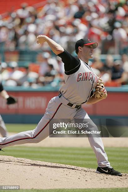 Matt Belisle of the Cincinnati Reds throws a pitch against the Florida Marlins on April 23, 2005 at Dolphins Stadium in Miami, Florida.