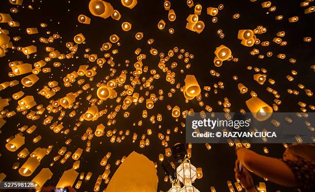 loi krathong - lanterns - chinese lanterns ストックフォトと画像