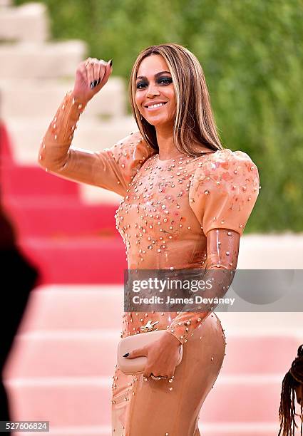 Beyonce Knowles attends 'Manus x Machina: Fashion in an Age of Technology' Costume Institute Gala at Metropolitan Museum of Art on May 2, 2016 in New...