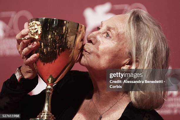 Elena Cotta winner of the Coppa Volpi award for best Actress in the movie Via Castellana Bandiera