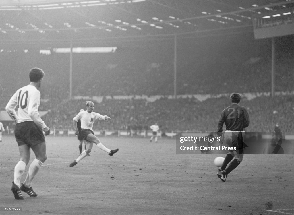 Charlton's Winning Goal