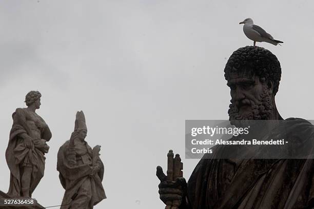 Faithfuls awaits in St. Peter's Square for the election of the new Pope successor of Pope Benedict XVI during the second day of the conclave.