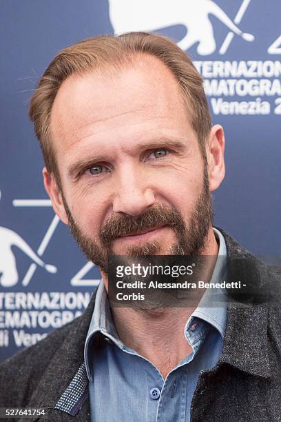 Ralph Fiennes attends the photocall of movie Abigger Splash, presented in competition during the 72nd International Venice Film Festival.