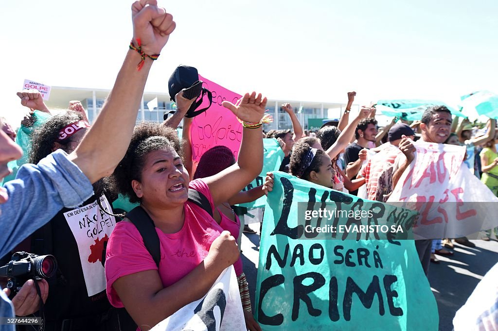 BRAZIL-CRISIS-IMPEACHMENT-ROUSSEFF-SUPPORTERS