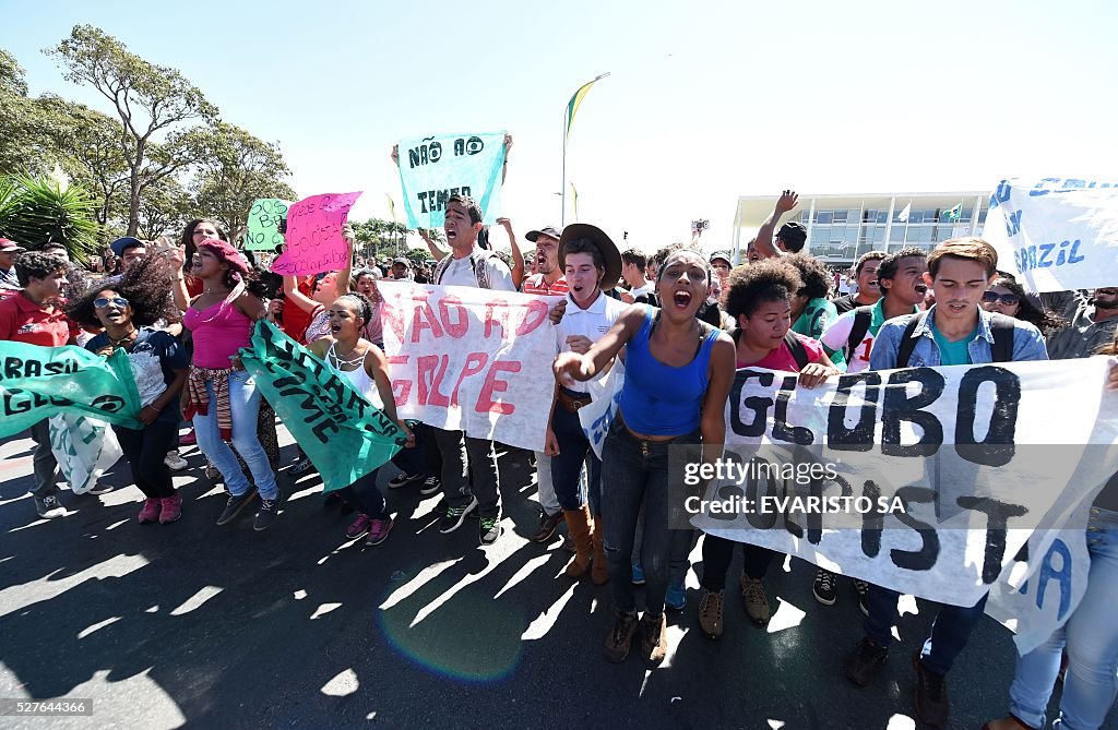 BRAZIL-CRISIS-IMPEACHMENT-ROUSSEFF-SUPPORTERS