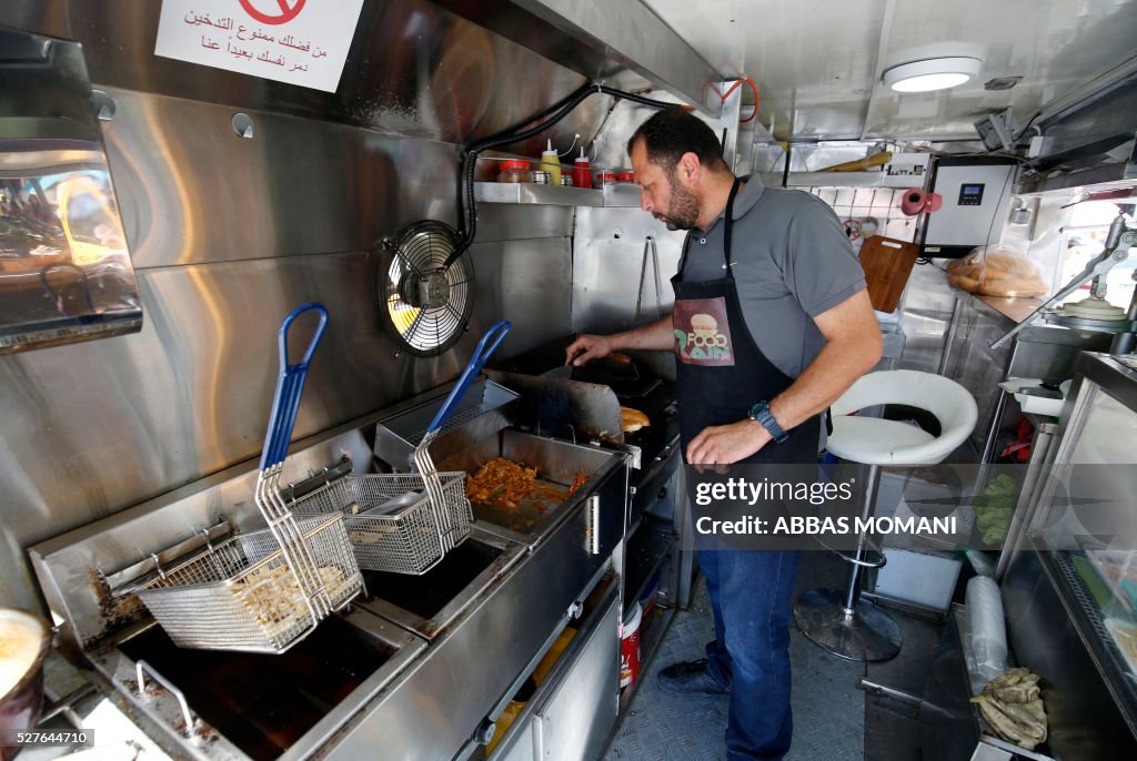 PALESTINIAN-ISRAEL-WEST-BANK-FOOD-TRUCK