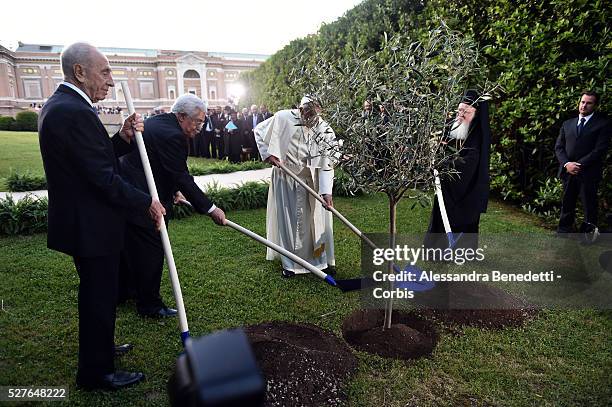 Pope Francis Meets Israeli President Shimon Peres, Palestinian President Mahmoud Abbas And Patriarch Bartholomaios I To Pray For Peace at the Vatican...