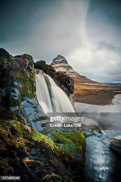 kirkjufell, islandia - reikiavik fotografías e imágenes de stock