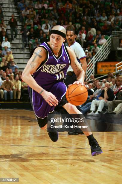 Mike Bibby of the Sacramento Kings drives against the Utah Jazz during the game on April 18, 2005 at the Delta Center in Salt Lake City, Utah. The...