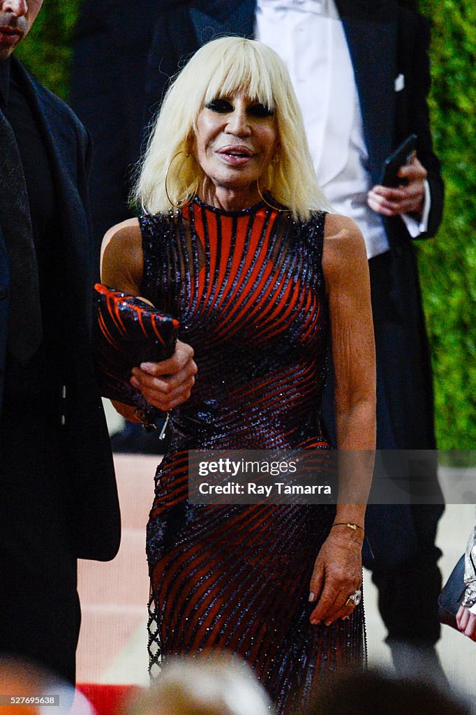 "Manus x Machina: Fashion In An Age Of Technology" Costume Institute Gala - Outside Arrivals