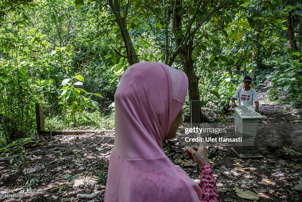 Indonesians Confront Anti-Communist Massacres In 1965