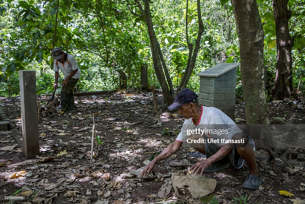 Indonesians Confront Anti-Communist Massacres In 1965