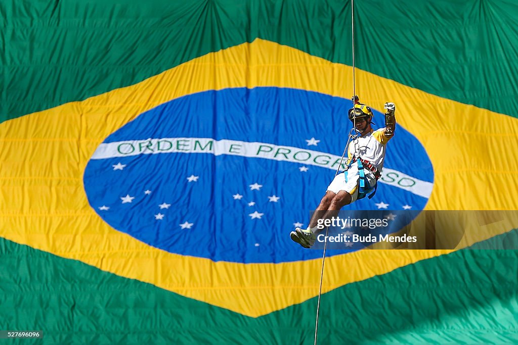 Olympic Torch Arrives in Brasilia