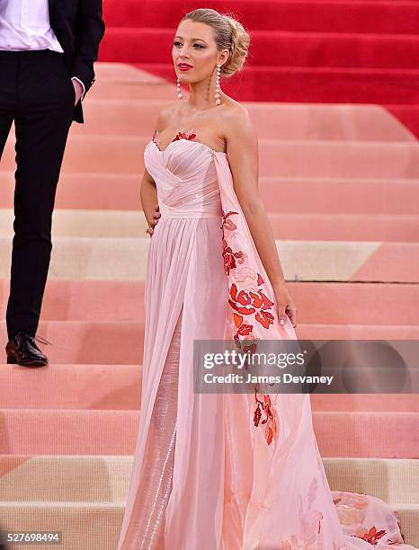 Blake Lively attends 'Manus x Machina: Fashion in an Age of Technology' Costume Institute Gala at Metropolitan Museum of Art on May 2, 2016 in New...