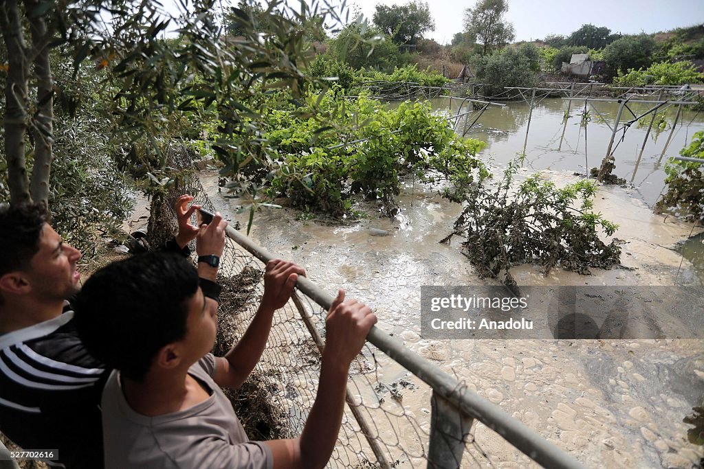 Crack at waste water purification plant in Gaza