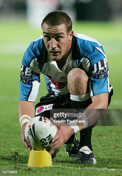 Luke Covell of the Sharks in action during the round nine NRL match between the Cronulla-Sutherland Sharks and the New Zealand Warriors at Members...