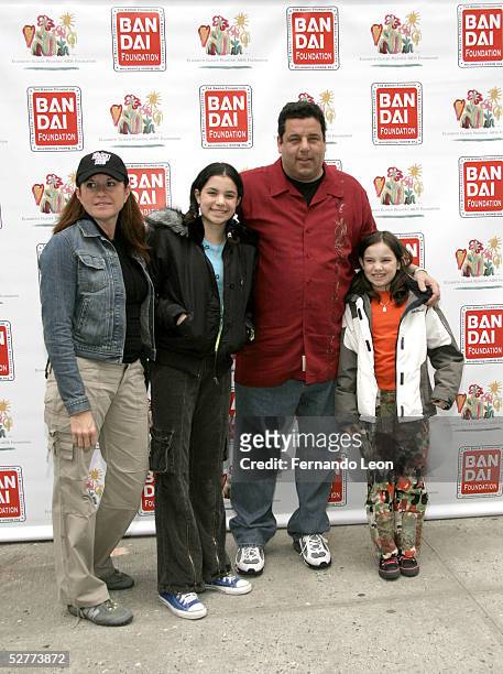 Laura Schirripa, Bria Schirripa, actor Steve Schirripa and Ciara Schirripa arrive at the Kids For Kids 2005, Elizabeth Glaser Pediatric AIDS Carnival...