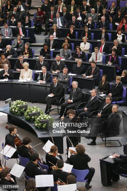 Germany's parliamentarians and Brandenburg State Governor Matthias Platzeck, Bundestag President Wolfgang Thierse, German President Horst Koehler and...