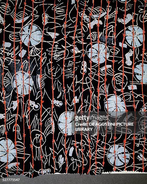 Printed fabric with floral designs, designed by Henry Moore . United Kingdom, 20th century. Prato, Museo Del Tessuto