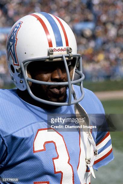 Runningback Earl Campbell#34 of the Houston Oilers on the sidelines during a game on October 1, 1978 against the Cleveland Browns at Municipal...