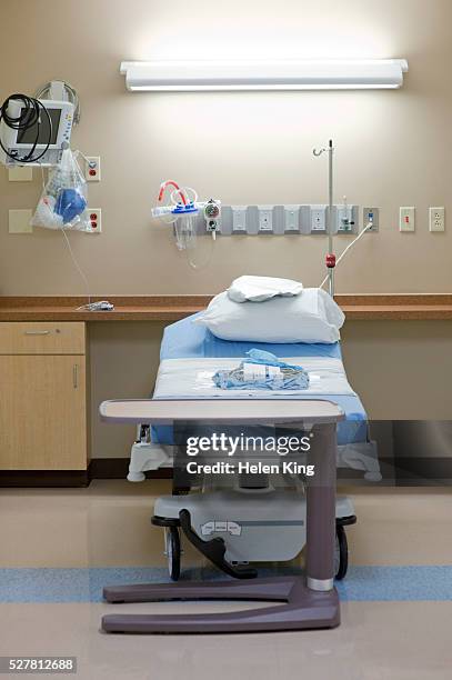 empty hospital bed - archival hospital stock pictures, royalty-free photos & images