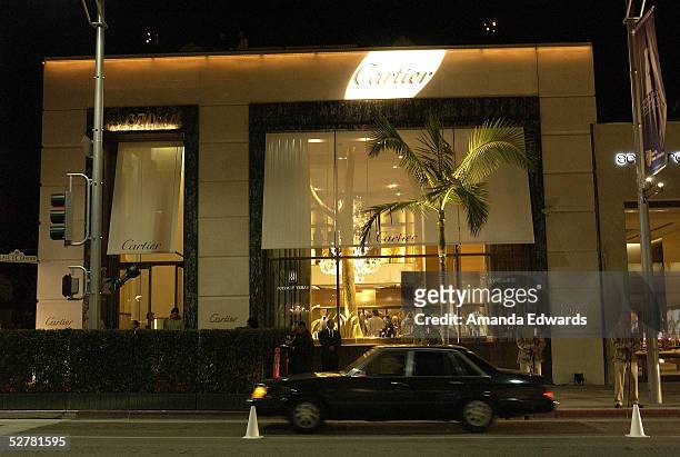 Rodeo Drive Stores Photos and Premium High Res Pictures - Getty Images
