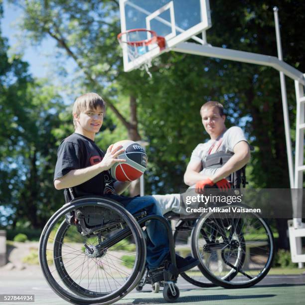 wheelchair basketball - basketbal teamsport photos et images de collection