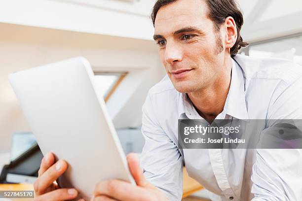 80 Reading Habit Tablet Office Stock Photos, High-Res Pictures, and ...