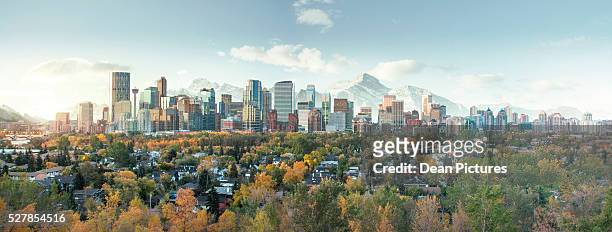 skyline of downtown calgary, alberta, canada - panoramic skyline stock pictures, royalty-free photos & images