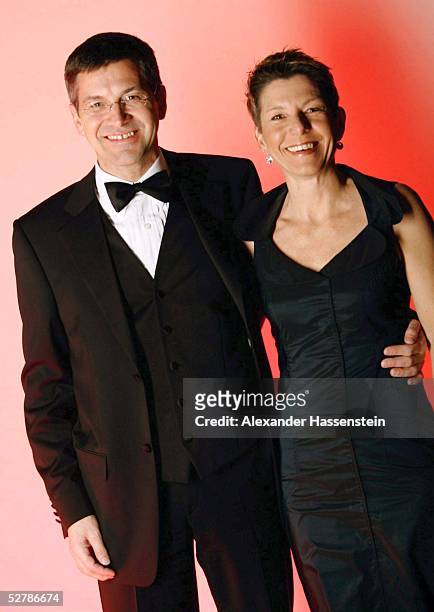Sport/Diverse : Ball des Sports 2005, Frankfurt, 05.02.05;Herbert HAINER/Vorstandsvorsitzender Adidas-Salomon AG, mit Frau Angelika HAINER