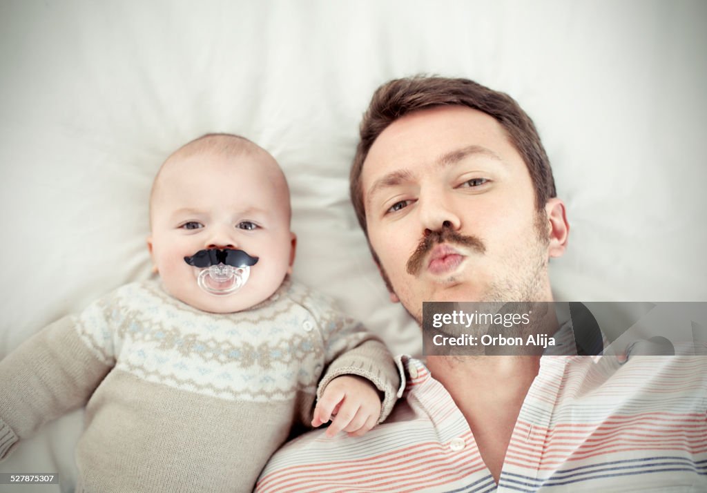 Porträt von einem Vater mit seinem Sohn