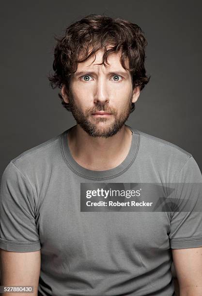 studio portrait of man with facial expression - homem moreno imagens e fotografias de stock