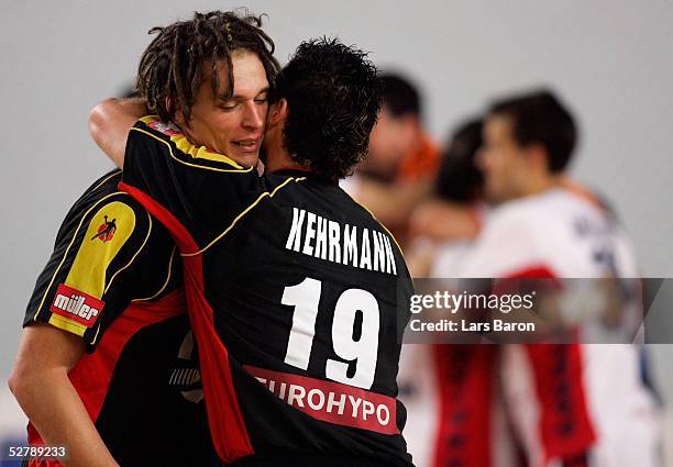 Handball/Maenner : WM 2005, Sousse, 29.01.05;Deutschland - Serbien Montenegro 24:25;Frank von BEHREN/GER ist zu tiefst enttaeuscht, nachdem er den...