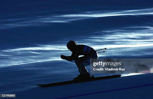 Wintersport/Ski Alpin : WM 2005, Santa Caterina, 02.02.05;Abfahrt - Training Nr.2/Frauen;Hilde GERG/GER